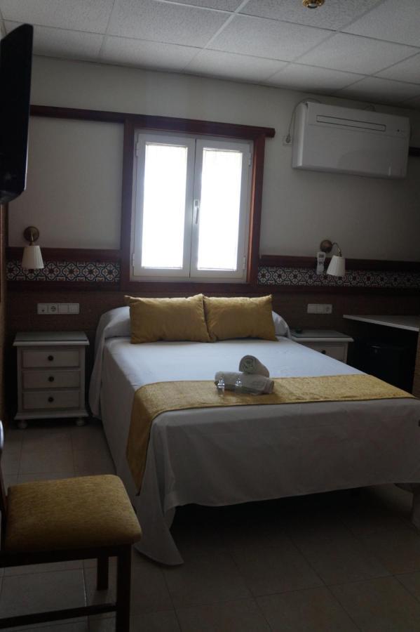 Hostal La Conilena Conil De La Frontera Eksteriør billede