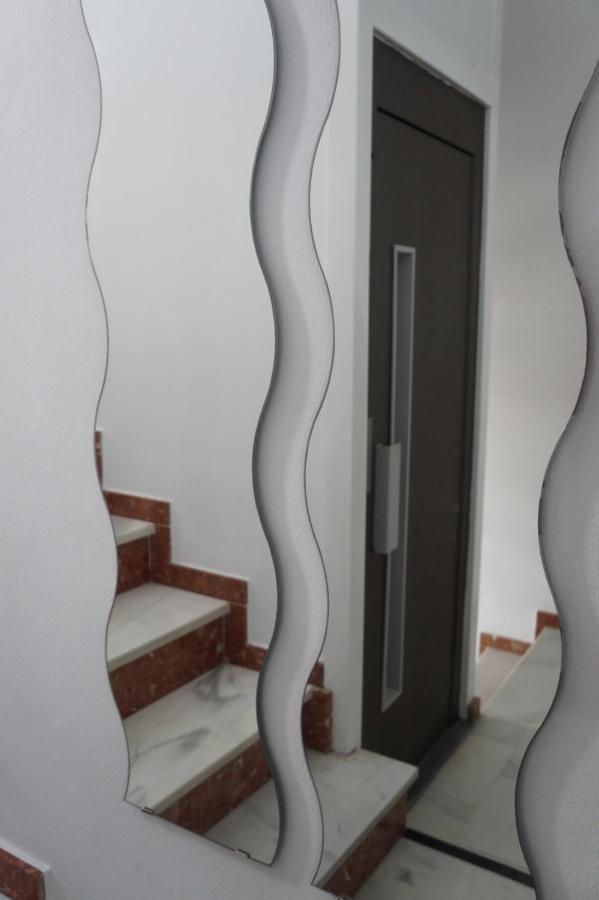 Hostal La Conilena Conil De La Frontera Eksteriør billede