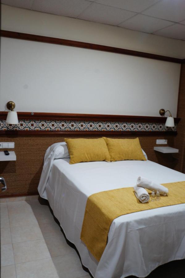 Hostal La Conilena Conil De La Frontera Eksteriør billede