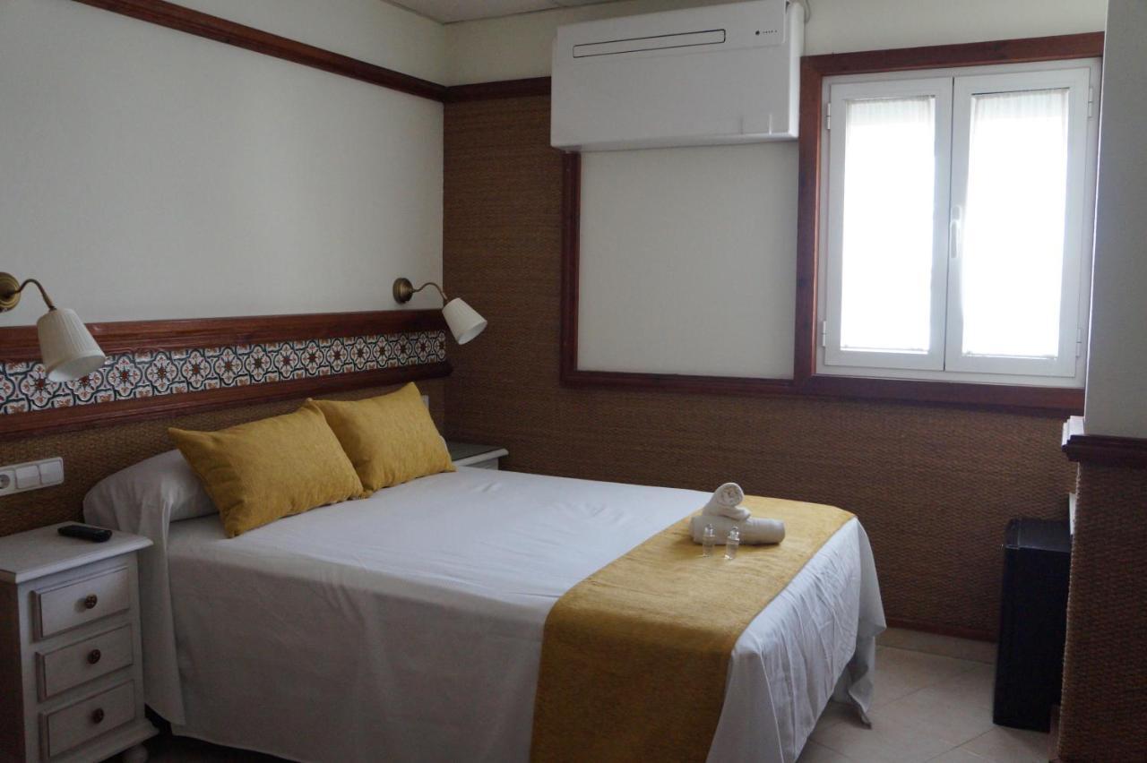 Hostal La Conilena Conil De La Frontera Eksteriør billede