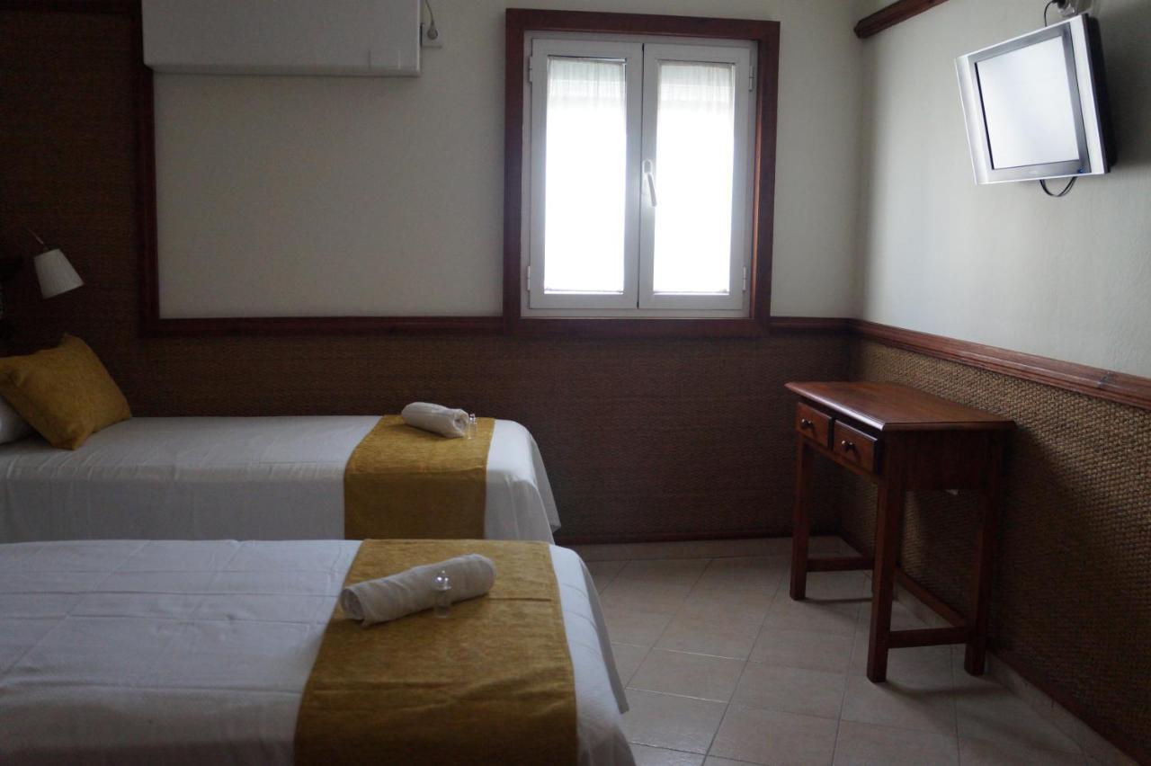 Hostal La Conilena Conil De La Frontera Eksteriør billede