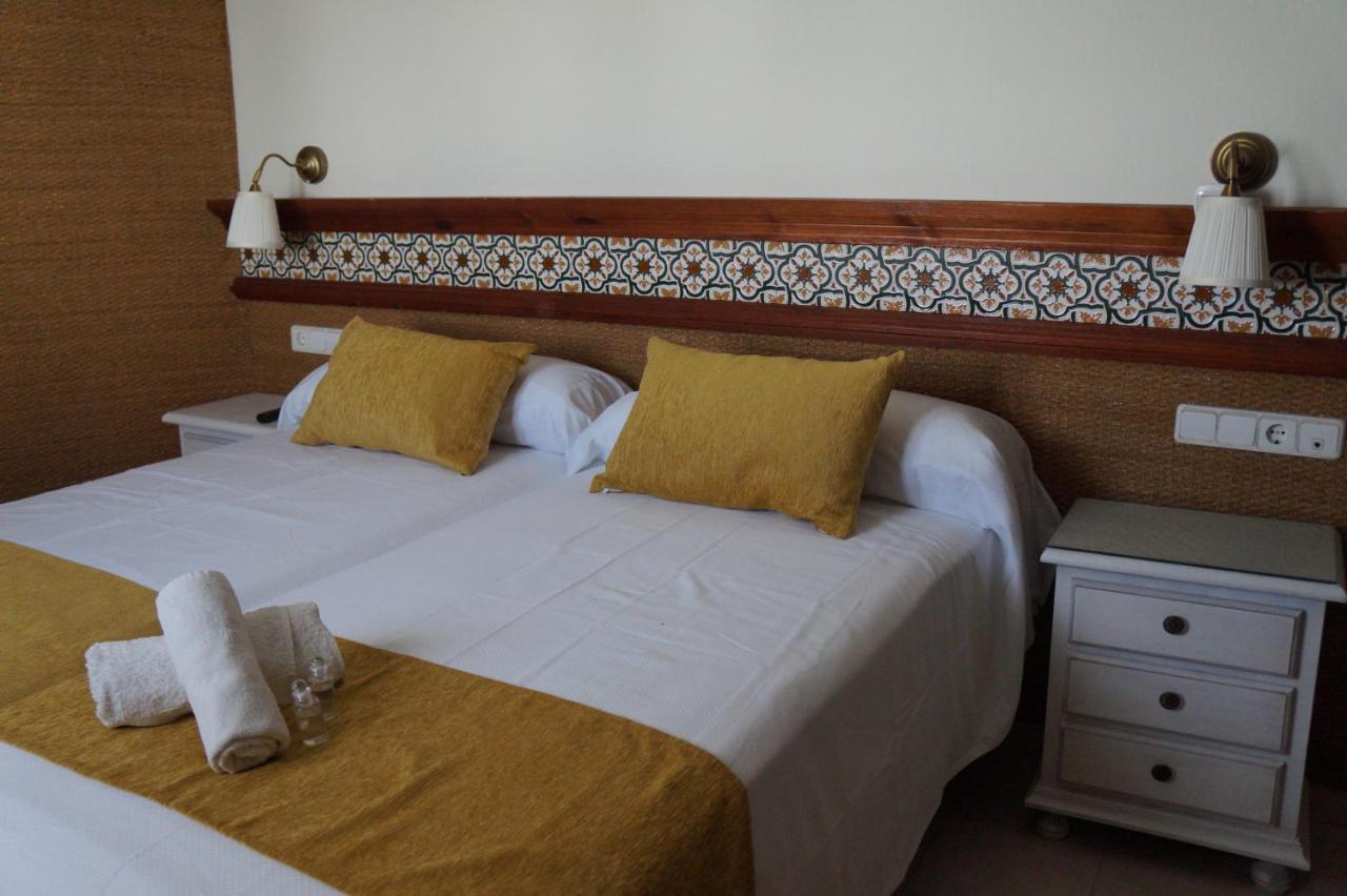 Hostal La Conilena Conil De La Frontera Eksteriør billede