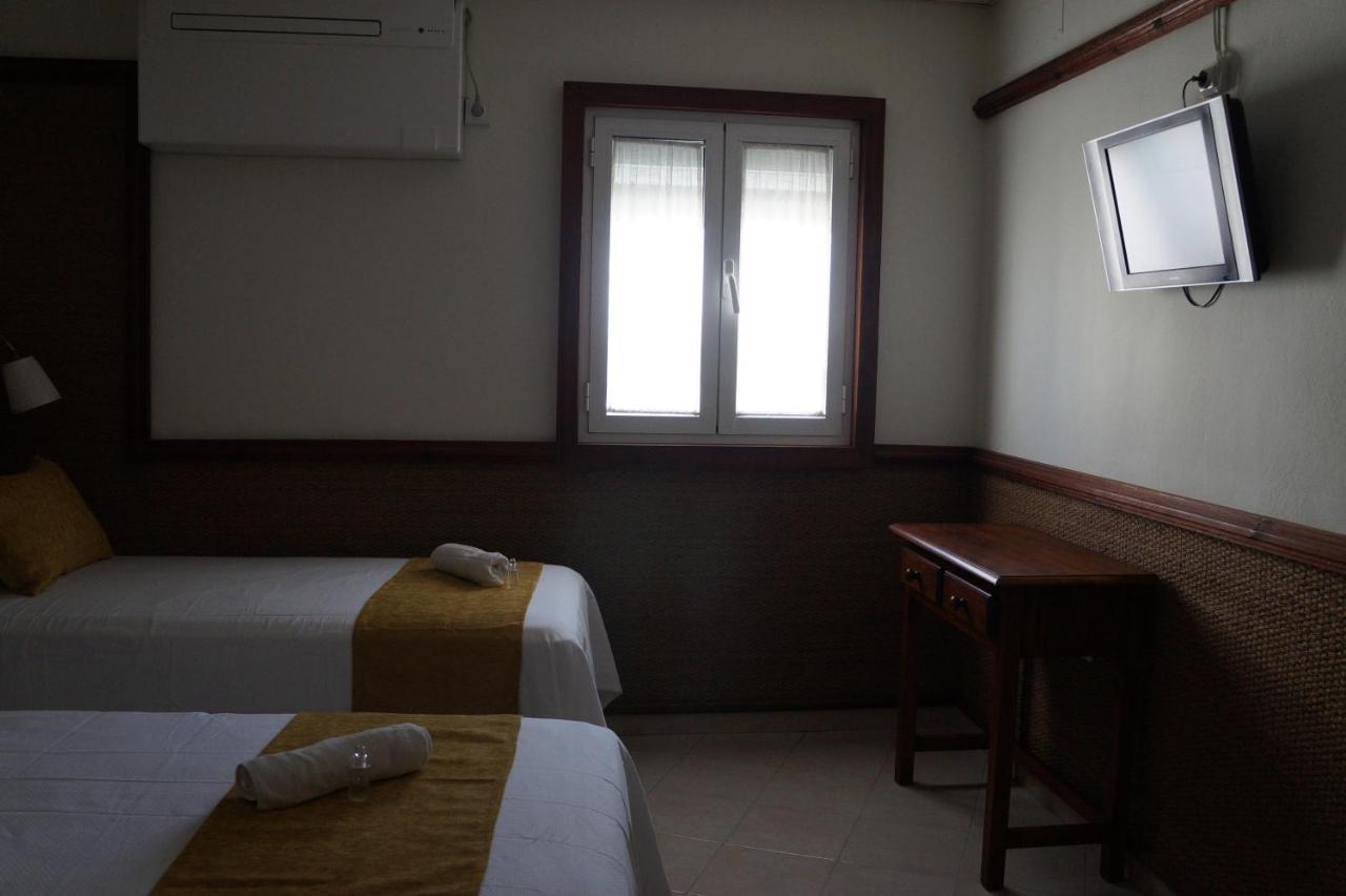 Hostal La Conilena Conil De La Frontera Eksteriør billede