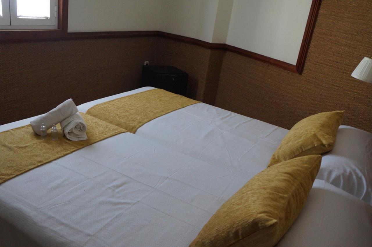 Hostal La Conilena Conil De La Frontera Eksteriør billede