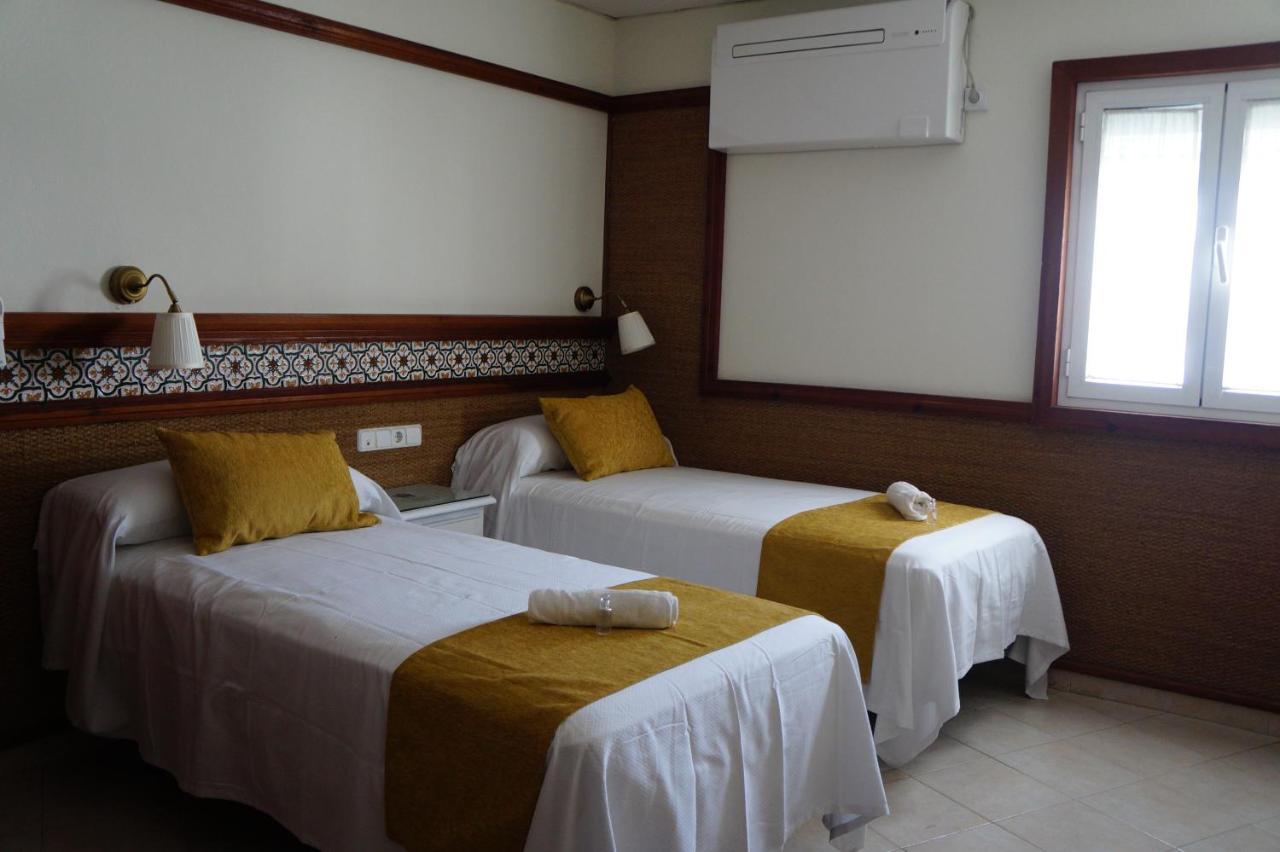 Hostal La Conilena Conil De La Frontera Eksteriør billede