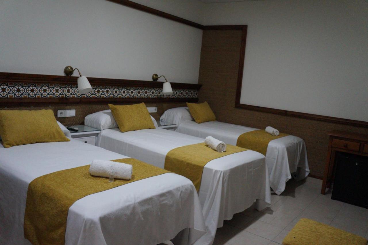 Hostal La Conilena Conil De La Frontera Eksteriør billede
