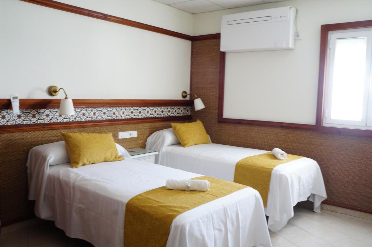 Hostal La Conilena Conil De La Frontera Eksteriør billede