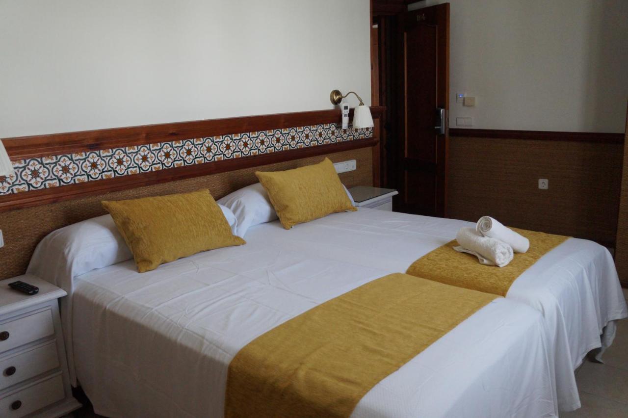Hostal La Conilena Conil De La Frontera Eksteriør billede