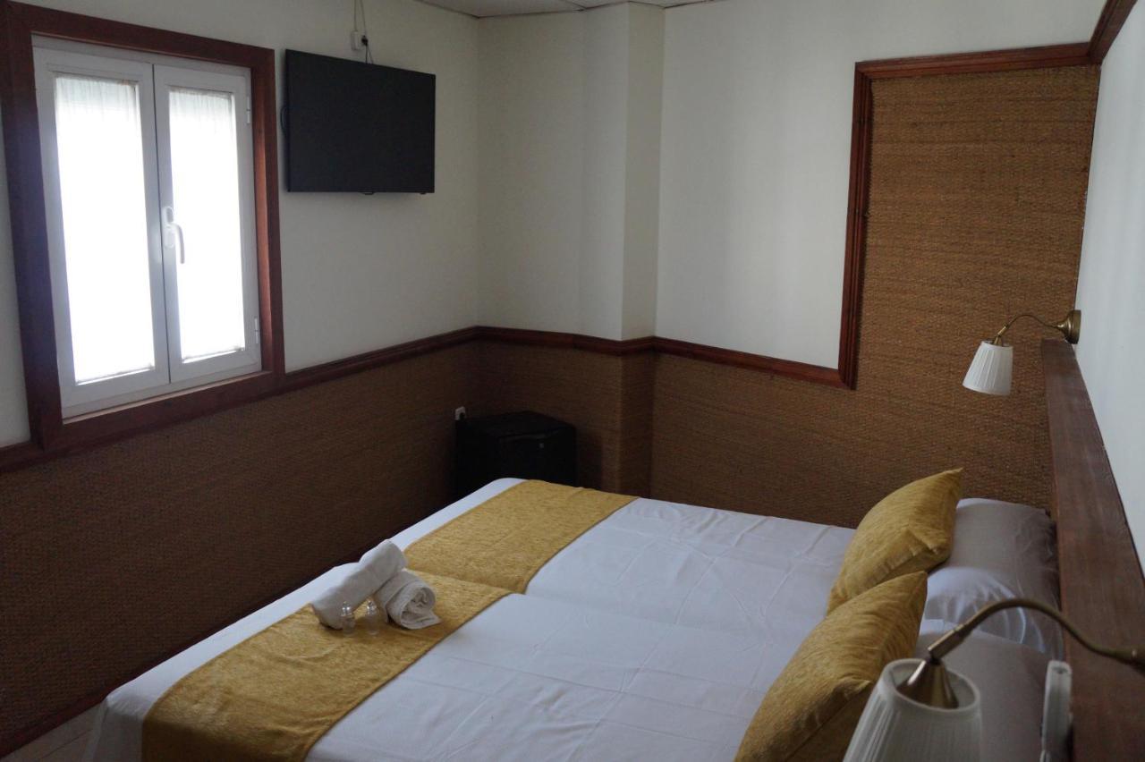 Hostal La Conilena Conil De La Frontera Eksteriør billede